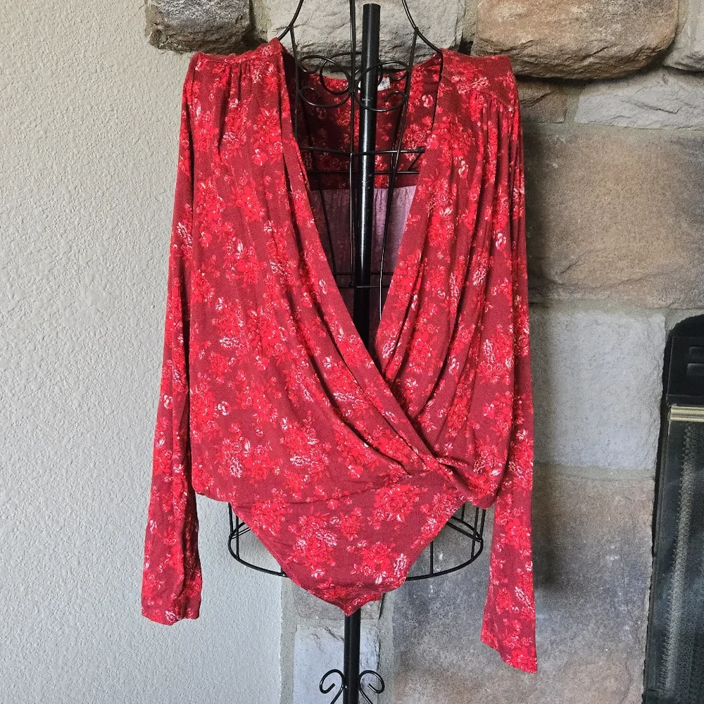 NWOT Free People Printed Turnt Bodysuit - Picture 2 of 11